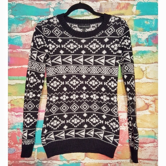 Derek Heart Tops - Derek Heart Sweater Knit Black & White Top Small